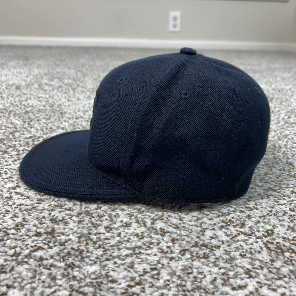 Minnesota Twins Hat Cap Fitted Mens 7 3/8 Navy MLB Baseball TC Logo Blackout‎